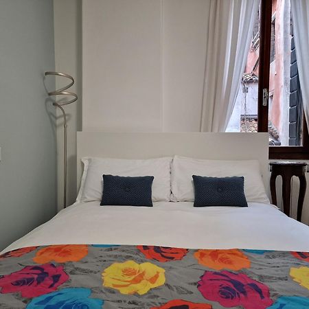 Veneziacentopercento La Forcola Apartment, Next To Rialto Bridge Exterior foto